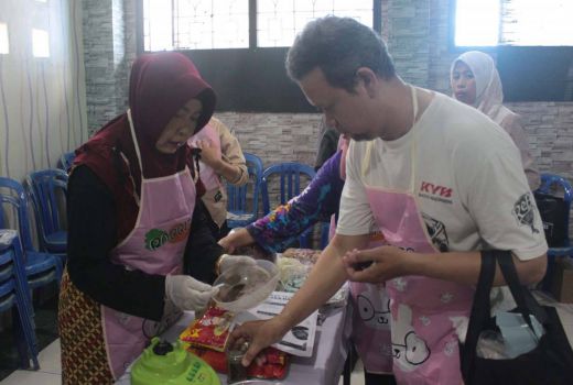 Mahasiswa Universitas Negeri Malang Bikin Produk Bumbu Tempe Multi Rasa - GenPI.co