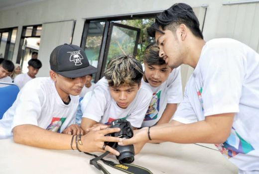 Kembangkan Kreativitas Milenial, PMN Dukung Ganjar Gelar Pelatihan Fotografi - GenPI.co