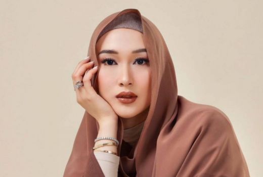 Rilis Single Terbaru, Penampilan Shella O Lebih Tertutup dengan Hijab - GenPI.co