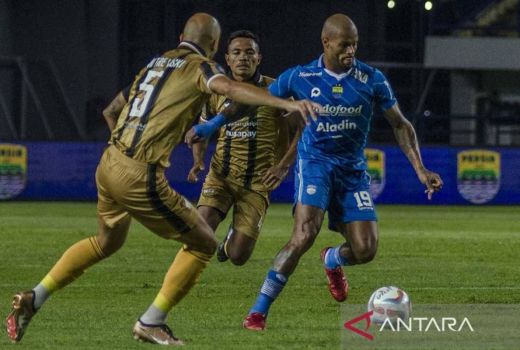 Persib Bandung Harus Kerja Keras untuk Redam Agresivitas Persik Kediri - GenPI.co