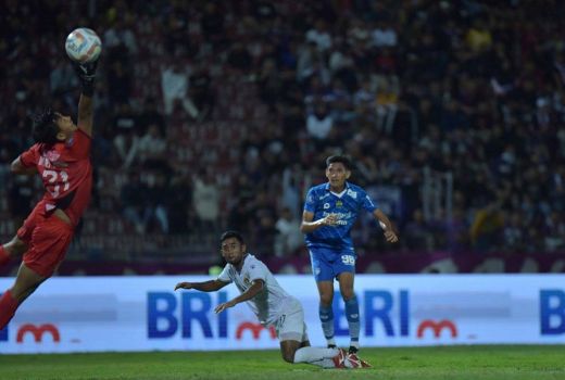 Tumbangkan Persik Kediri, Persib Bandung Evaluasi Gol Cepat - GenPI.co