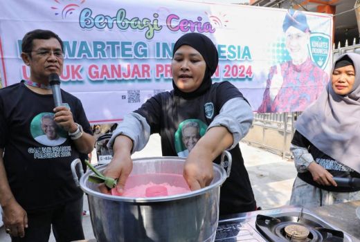 Pembuatan Kue Kricak Jadi Cara Kowarteg Ganjar Kenalkan Cita Rasa Nusantara - GenPI.co
