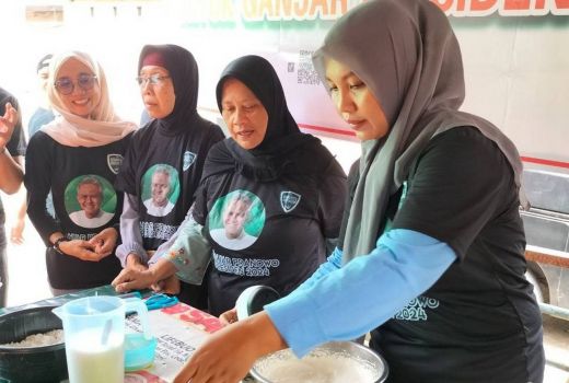 Bantu Buka Usaha, Kowarteg Dukung Ganjar Gelar Pelatihan Buat Kue Putu - GenPI.co
