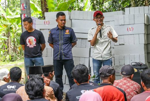 Manuver Berkelas Ganjar Milenial Center, Bantu Renovasi Musala di Lebak - GenPI.co