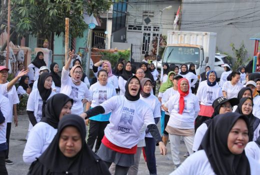 Ajak Ibu-ibu Tangerang Hidup Sehat, Gardu Ganjar Gelar Senam Jantung - GenPI.co
