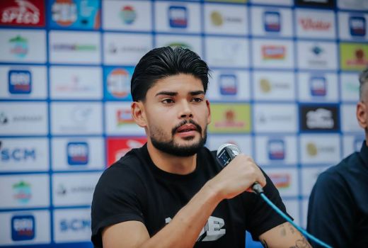 Kebobolan 10 Gol, Kiper PSS Sleman Anthony Pinthus Optimistis Tim Segera Bangkit - GenPI.co