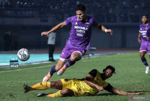 Pelatih Persita Tangerang Percaya Ramiro Fergonzi Segera Akhiri Puasa Gol - GenPI.co