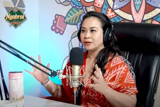 Tips Zoya Amirin untuk Istri Ketika Merayu Suami via Online - GenPI.co