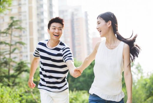 Istri Semringah! 3 Cara Ampuh untuk Bikin Suami Betah di Rumah - GenPI.co