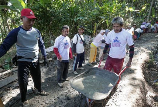 Aksi Berkelas Nelayan Balad Ganjar untuk Warga Cipatujah Tasikmalaya - GenPI.co