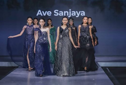 Menilik Wastra Jawa Tengah Lewat Panggung Semarang Fashion Trend 2023 - GenPI.co
