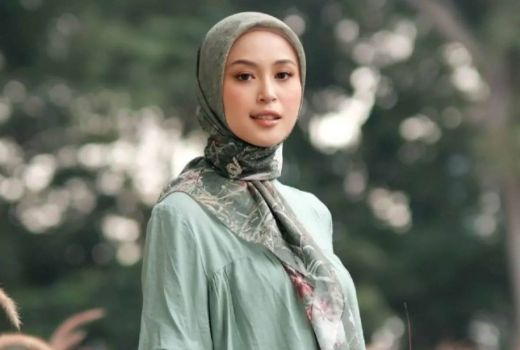 Tips Pakai Baju Muslimah saat Panas Agar Cantik dan Tidak Gerah - GenPI.co
