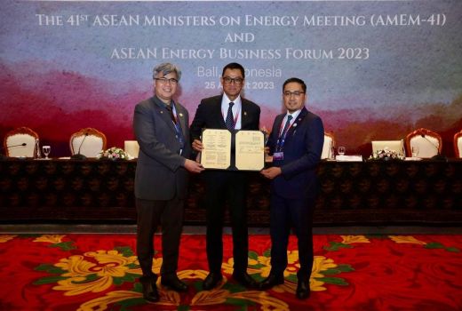 PLN Gandeng Dua Perusahaan Asal Malaysia untuk Bangun Jaringan Listrik ASEAN - GenPI.co