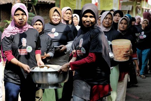 Petebu Dukung Ganjar Turun Tangan, Warga Kuningan Ketiban Durian Runtuh - GenPI.co