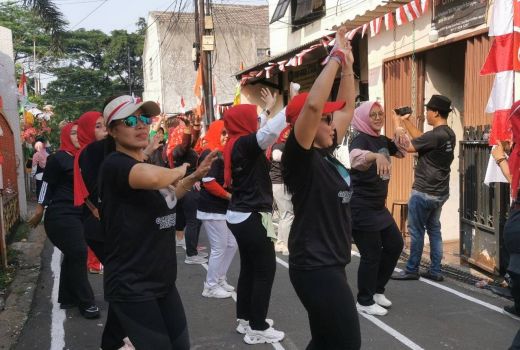 Senam Sehat Kowarteg Dukung Ganjar Disambut Antusias Ibu-ibu Jatinegara - GenPI.co