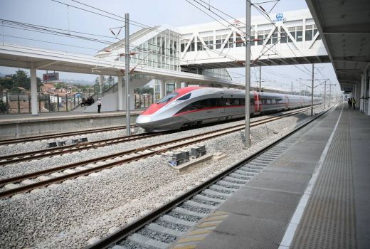 Jabar Bakal Libatkan Pelaku UMKM Jelang Operasional Kereta Cepat Jakarta Bandung - GenPI.co
