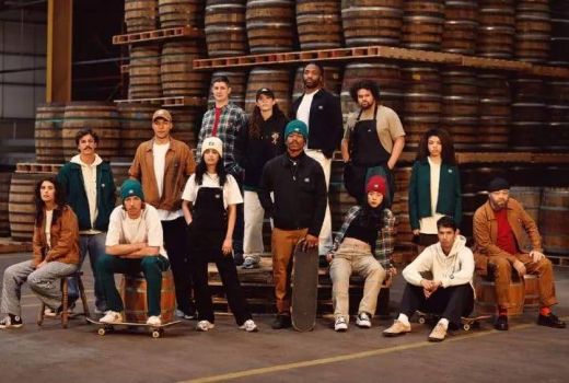 Ikonik! Intip Koleksi Jameson X Dickies Terbaru, Ada Outfit Hingga Aksesori Nyentrik - GenPI.co