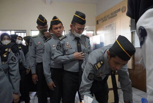 Kerja Sama dengan BNN, Bapas Kelas l Bandung Gelar Tes Urine - GenPI.co