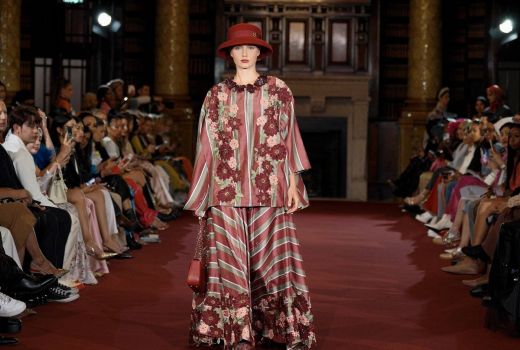 Lenggak-lenggok di London Fashion Week, Benang Jarum Berharap Dapat Menginspirasi - GenPI.co