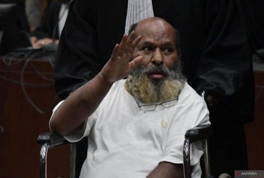 Terbukti Bersalah, Mantan Gubernur Papua Lukas Enembe Divonis 8 Tahun Penjara - GenPI.co