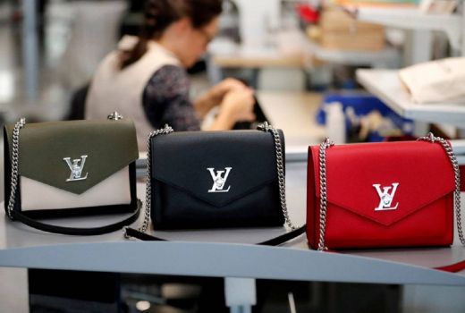 Identik Brand Mewah, Ini Alasan Tas Louis Vuitton Begitu Mahal - GenPI.co