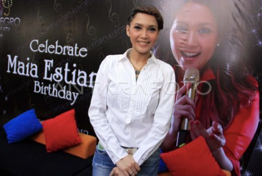 Sekarang Pergi, Maia Estianty Pastikan Datang Pernikahan Al Ghazali - GenPI.co