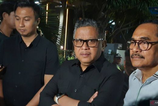 Respons Hasto Kristiyanto Seusai Bobby Nasution Dukung Prabowo dan Gibran - GenPI.co