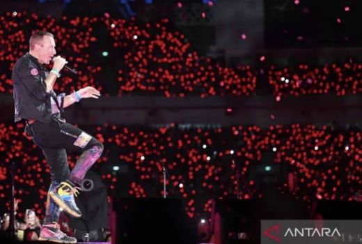 Konser Coldplay di Jakarta Heboh, Chris Martin Berpantun Pinjam Seratus - GenPI.co