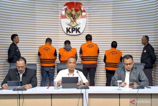4 Orang Jadi Tersangka Seusai OTT KPK di Bondowoso, Jawa Timur - GenPI.co