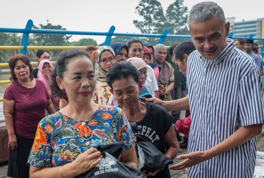 Bantu Masyarakat Tangerang, Des Ganjar Adakan Bazar Sembako Murah - GenPI.co