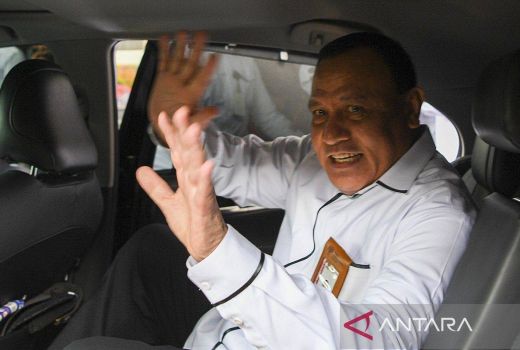 Ketua KPK Firli Bahuri Nyatakan Tidak Akan Mundur dari Serangan Balik Koruptor - GenPI.co