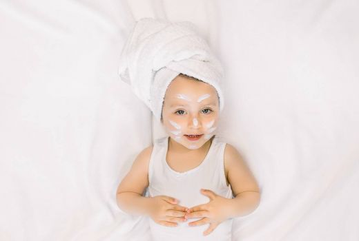 Cegah Kulit Kering, Pentingnya Anak Memakai Pelembap Setiap Hari - GenPI.co