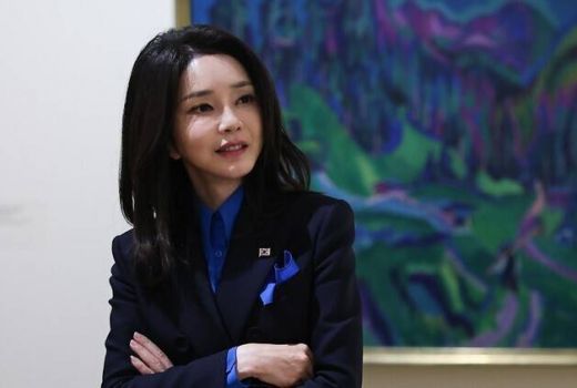 Publik Inggris Kagum dengan Penampilan Awet Muda Ibu Negara Korsel Kim Keon Hee - GenPI.co