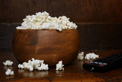 Penelitian Sebut Makan Popcorn Setiap Hari Bisa Mengurangi Risiko Demensia - GenPI.co