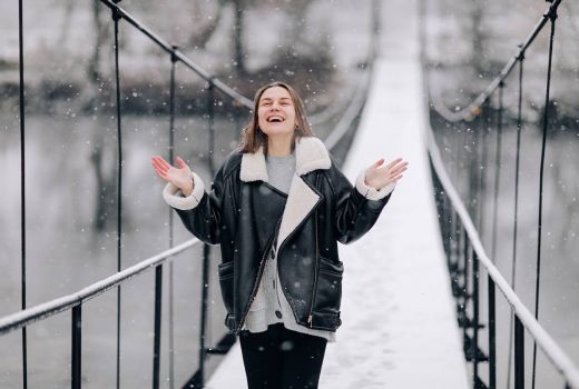 Tips Liburan Aman dan Menyenangkan Saat Musim Dingin - GenPI.co