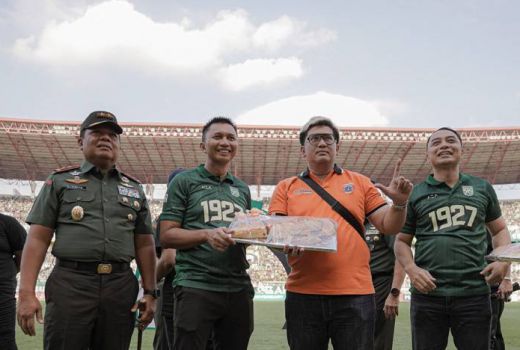 Persebaya Larang Suporter Persija Datang ke Stadion Gelora Bung Tomo - GenPI.co