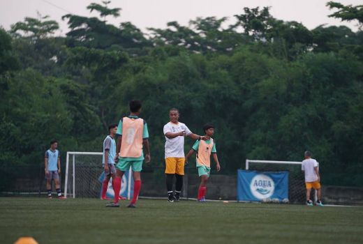 Absen Sementara, Eko Purdjianto Ikuti Kursus Kepelatihan Lisensi AFC Pro - GenPI.co