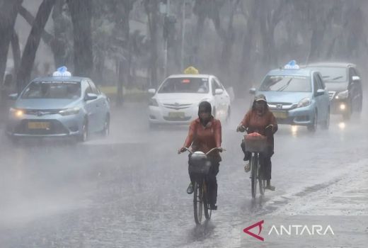 BMKG: Waspada Hujan Lebat di Sebagian Besar Ibu Kota Provinsi - GenPI.co