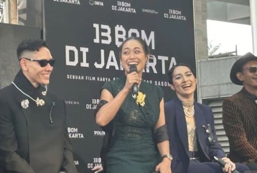 Putri Ayudya Latihan ala Militer Film 13 Bom Di Jakarta, Badan Jadi Atletis - GenPI.co