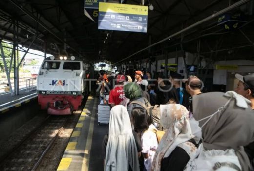 14 Kereta Api Berhenti Luar Biasa di Yogyakarta, Ini Penyebabnya - GenPI.co