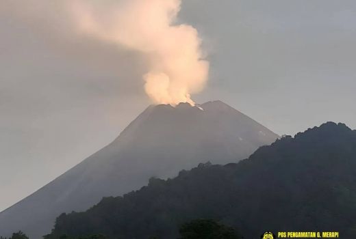 Tetap Waspada! Gunung Merapi Alami 71 Gempa Guguran - GenPI.co