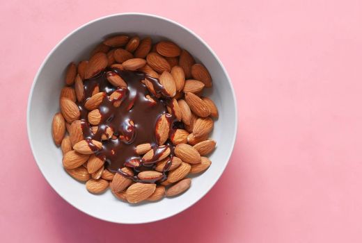 Awali Hari dengan Semangkuk Cokelat Almond yang Lezat untuk Menu Sarapan - GenPI.co
