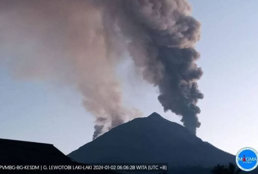 Gunung Lewotobi Laki-laki Erupsi, 1.172 Warga Wulanggitang NTT Mengungsi - GenPI.co