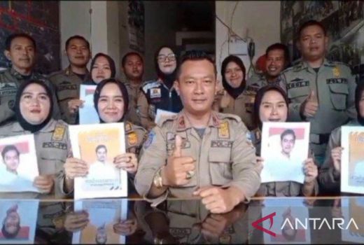 Oknum Satpol PP Garut Viral Dukung Gibran Rakabuming Raka, Bey: Ada Sanksi - GenPI.co