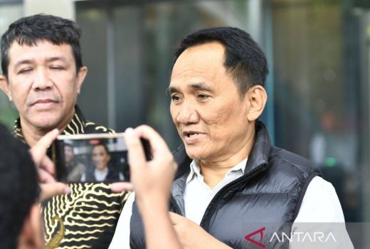 Andi Arief Bantah Ada Aliran Uang Korupsi Perumda Masuk ke Partai Demokrat - GenPI.co