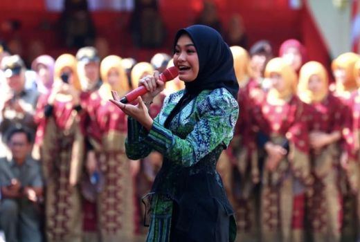 Dibelikan Apple Watch oleh Fans, Salma Salsabil: Kok Lu Lebih Tajir Dari Gue? - GenPI.co