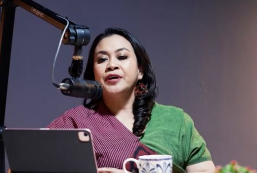 Zoya Amirin Sarankan Suami Istri Coba Bermain Cinta Kilat, Sensasinya Dahsyat - GenPI.co