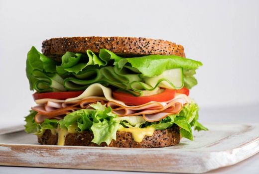 Menu Sandwich dan Salad Vegan di Restoran Cepat Saji Tidak Lebih Menyehatkan - GenPI.co