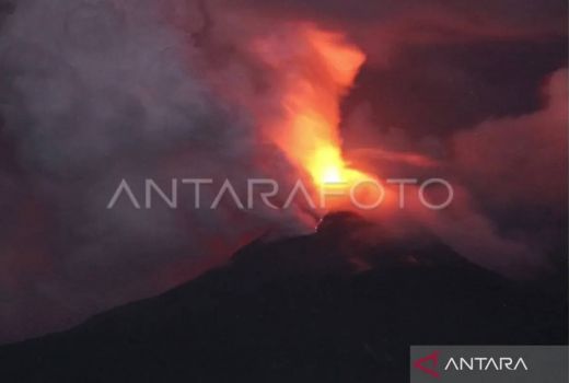 Antisipasi Bahaya Erupsi Gunung Lewotobi Laki-Laki, Masyarakat Diminta Menjauh Radius 5 Km - GenPI.co