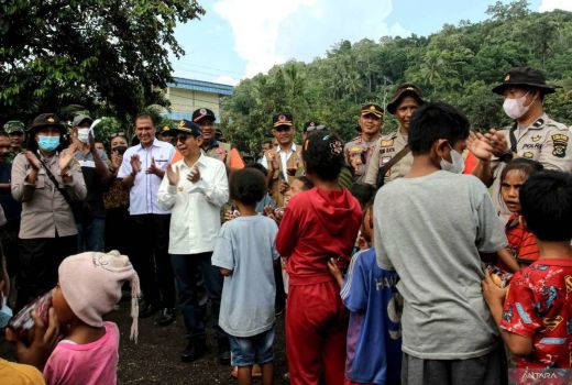5.464 Warga Ngungsi Akibat Erupsi Erupsi Gunung Lewotobi Laki-Laki - GenPI.co